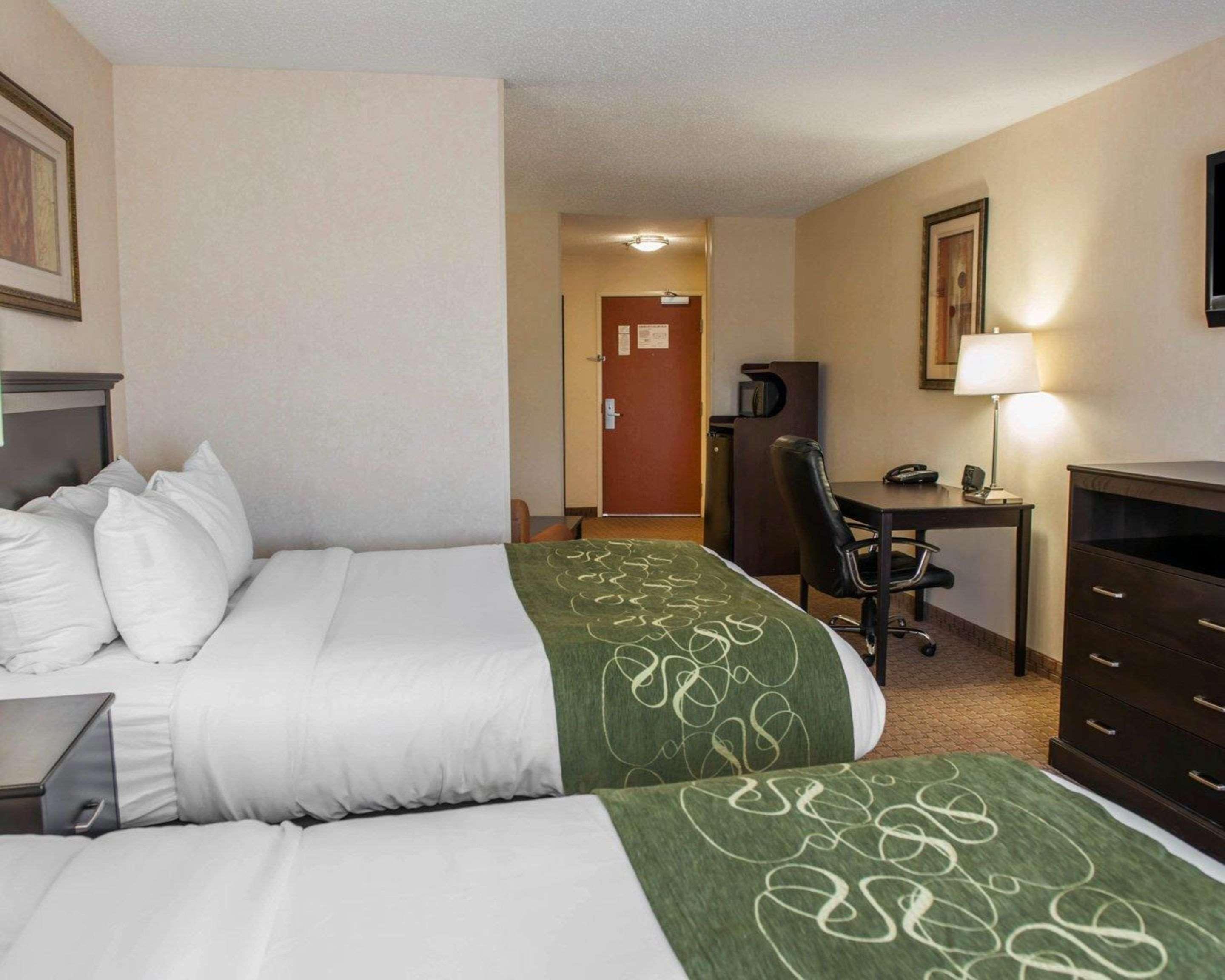 Comfort Suites Southport Exterior photo